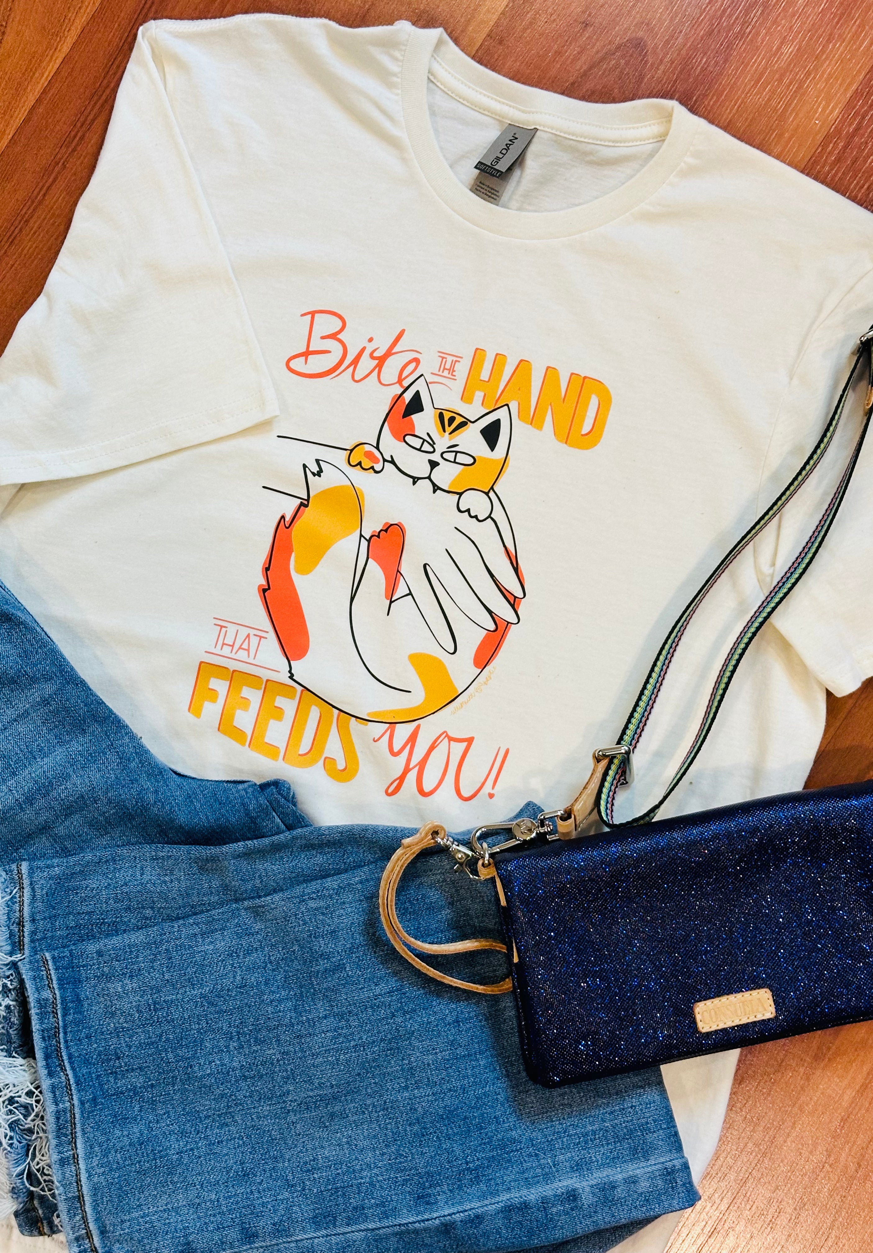 Bite the Hand T-Shirt GILDAN SOFTSTYLE